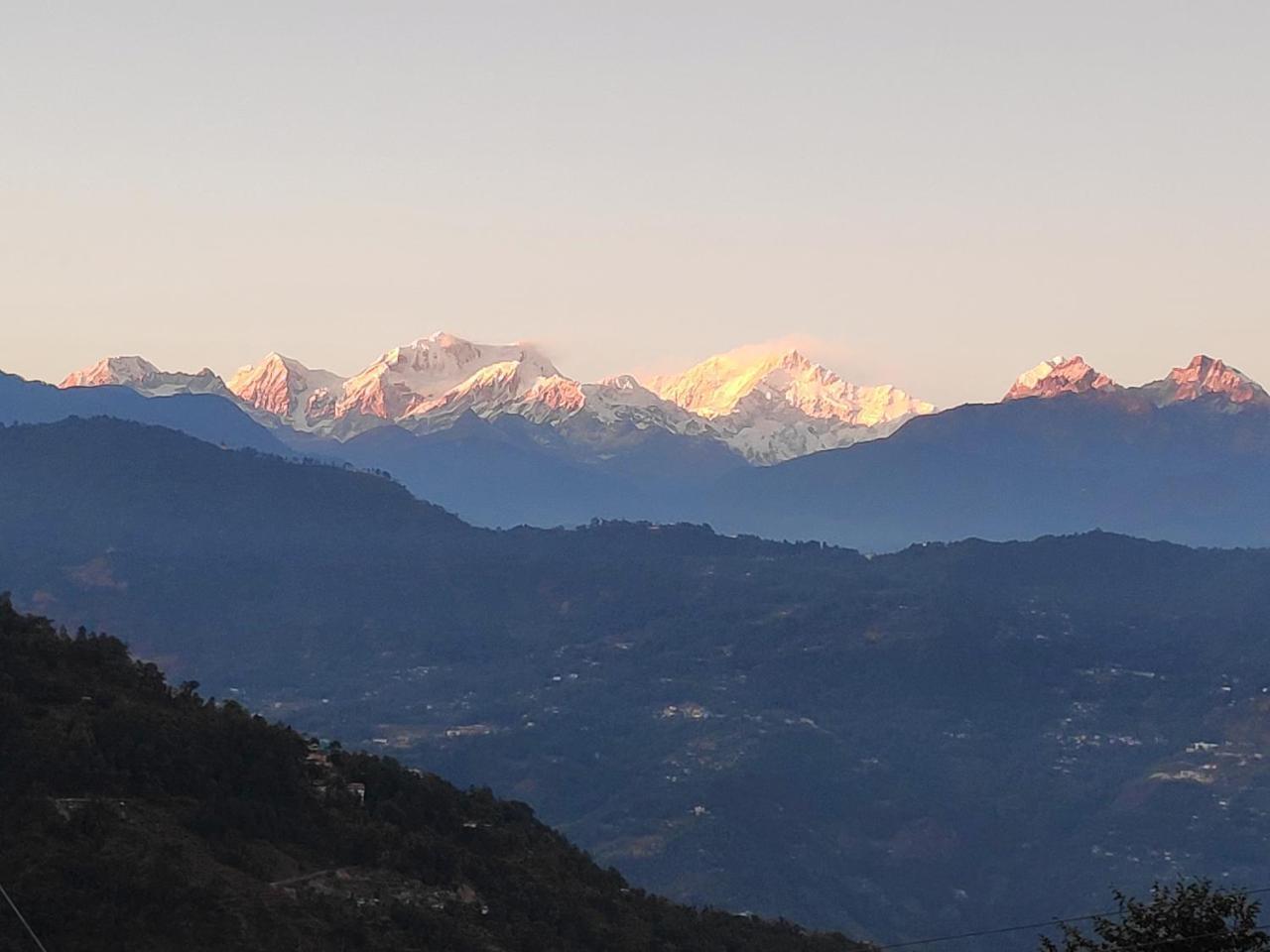 The Ace Pine Valley Hotel Pelling Bagian luar foto